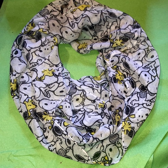 snoopy Accessories - Snoopy and woodstock infinity scarf!